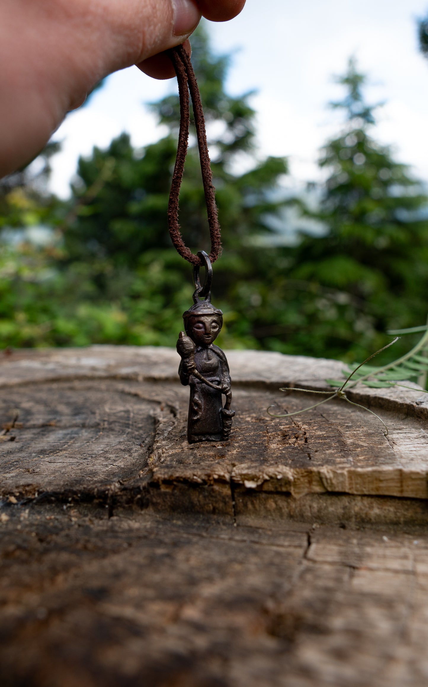 Frau/Dame Holle Pendentif Bronze