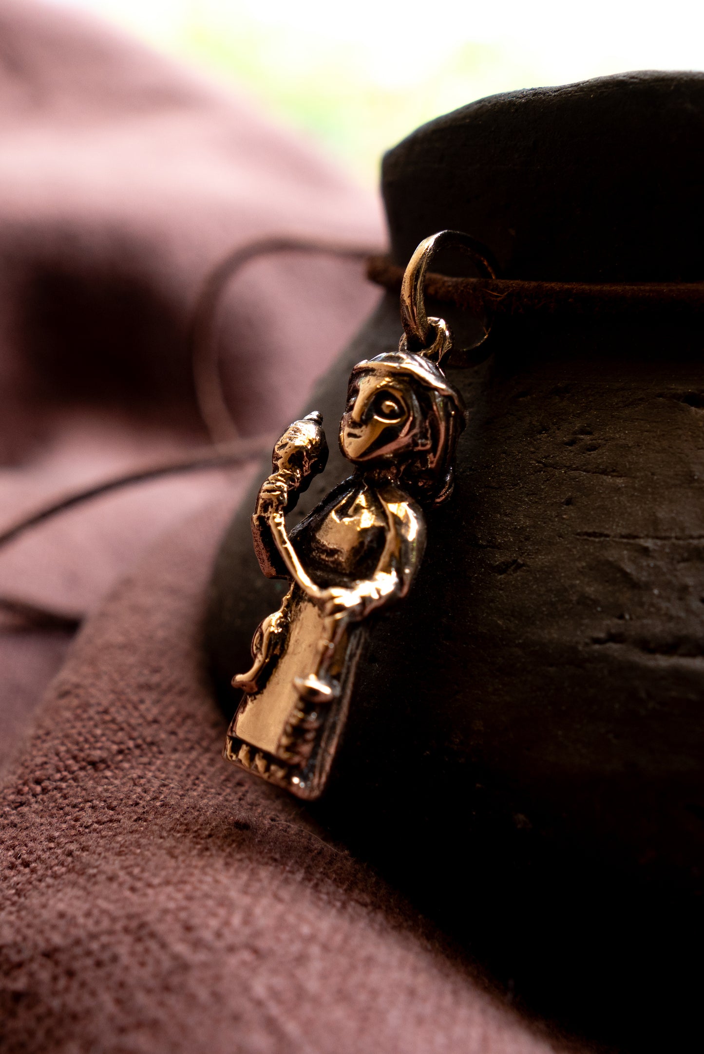 Frau/Dame Holle Pendentif Bronze Brillant