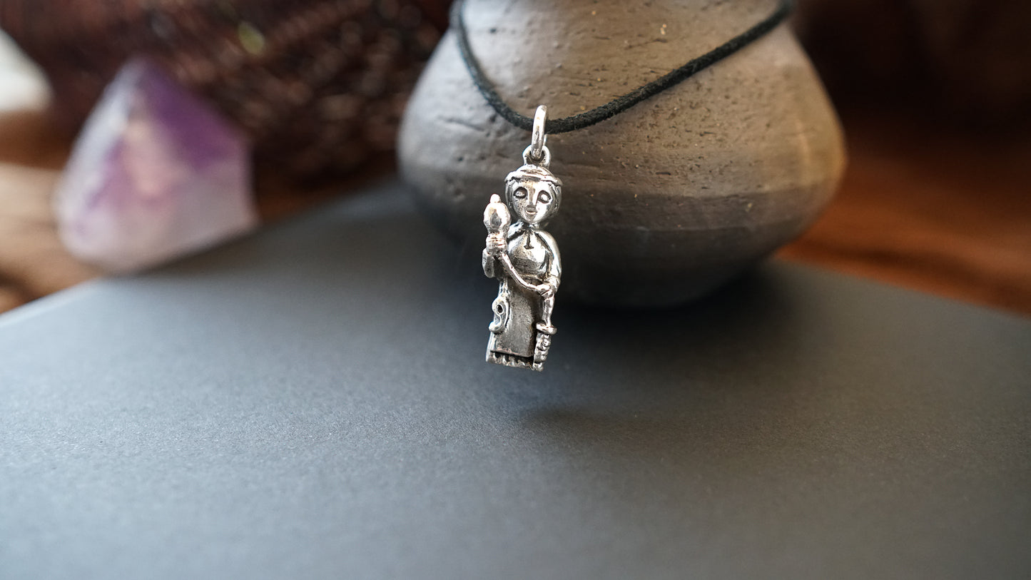 Frau Holle - Silver pendant - Ancient tales inspiration