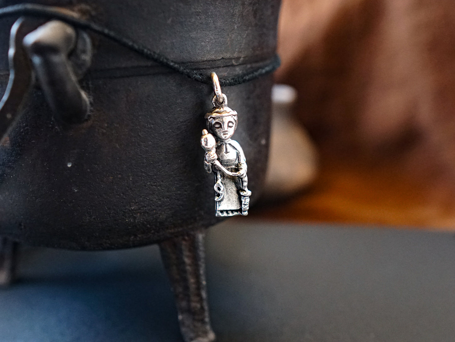 Frau Holle - Silver pendant - Ancient tales inspiration