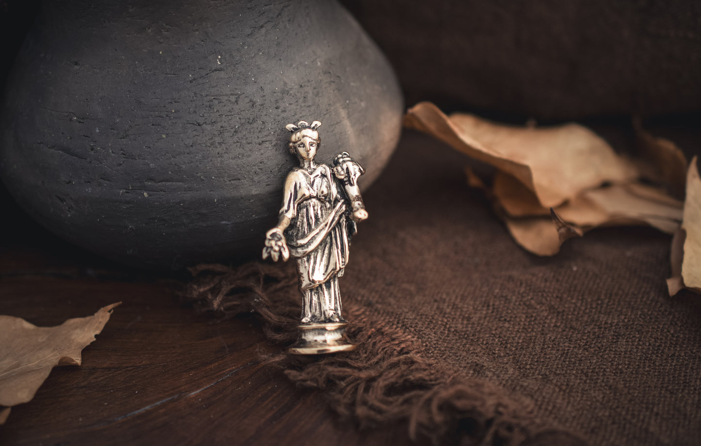 Rosmerta statuette en bronze - Déesse gallo-romaine d'abondance