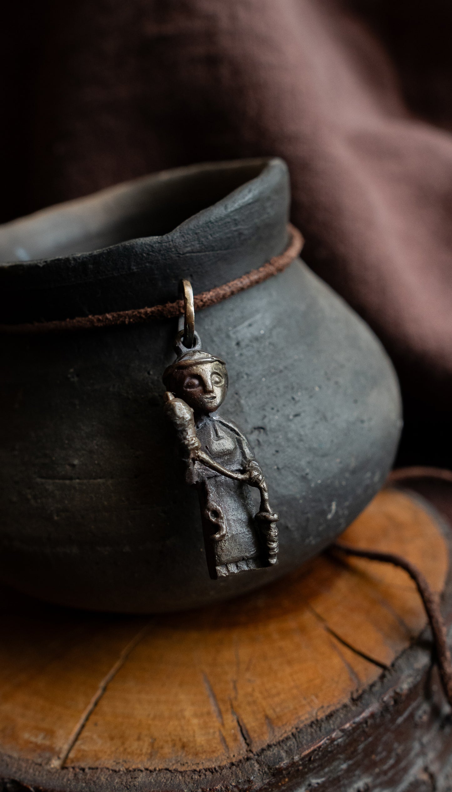 Frau/Dame Holle Pendentif Bronze