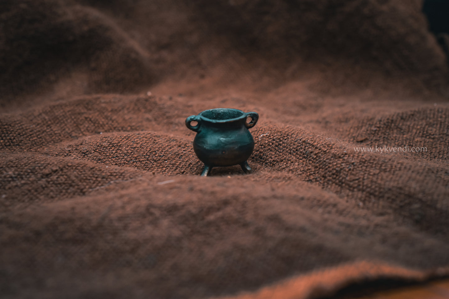 Chaudron miniature en bronze - décoration witchy