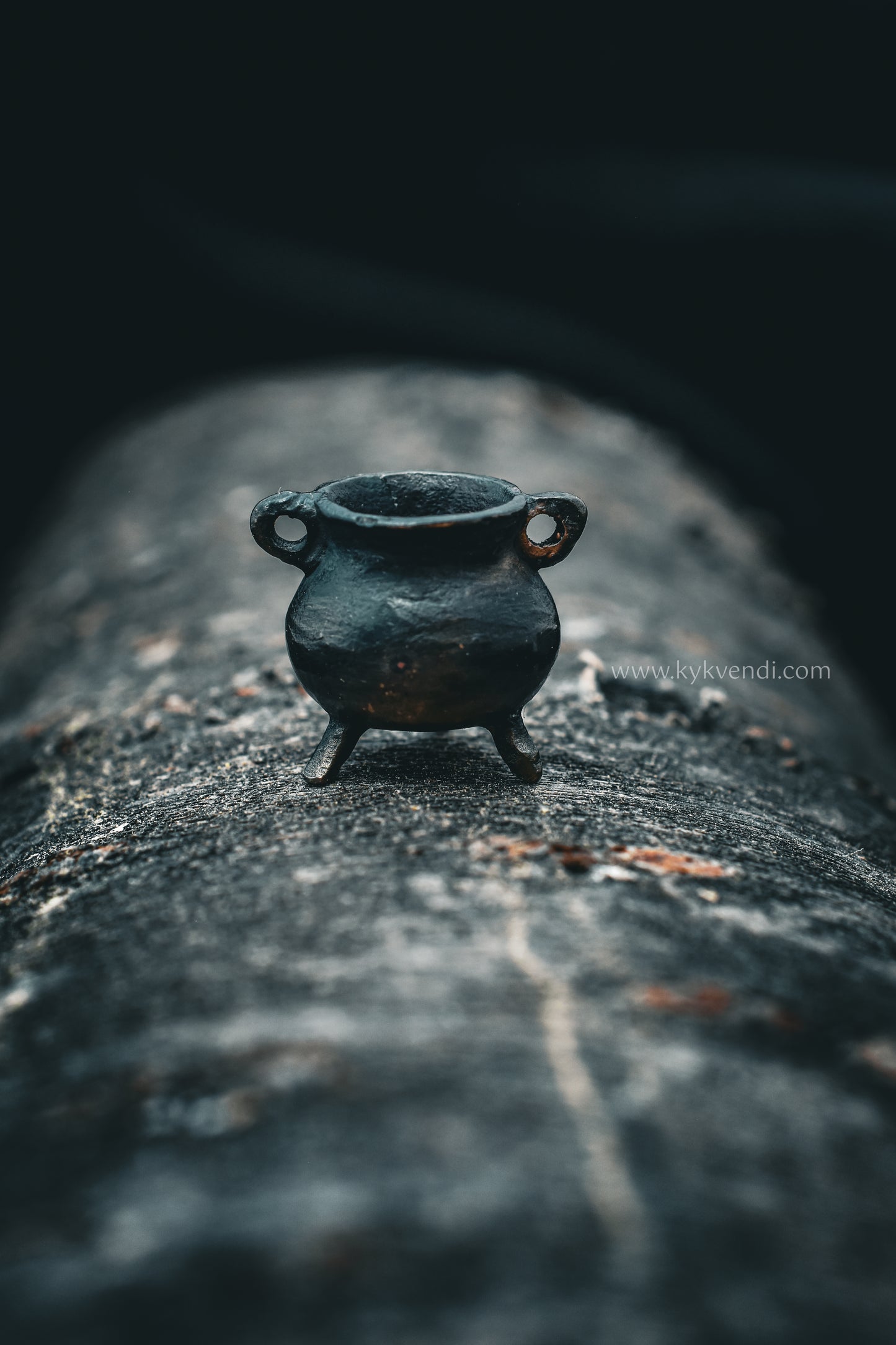 Chaudron miniature en bronze - décoration witchy