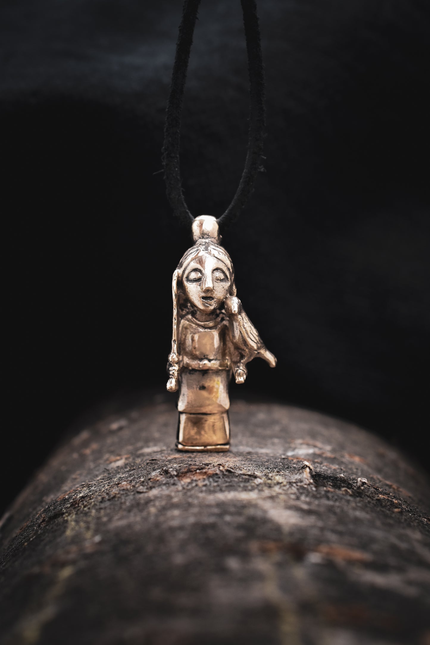 La Morrigane - pendentif inspirations mythes